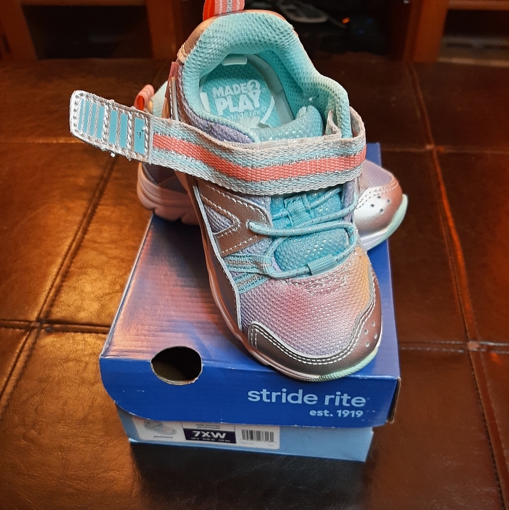 Stride Rite Size 7XW Silver/Multi